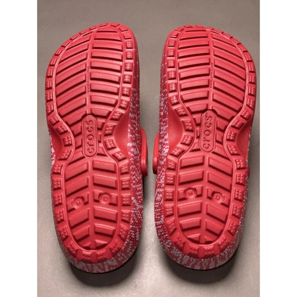 Crocs Classic Fur Lined Holiday Christmas Charm Clog Slippers Red M 13 NWT